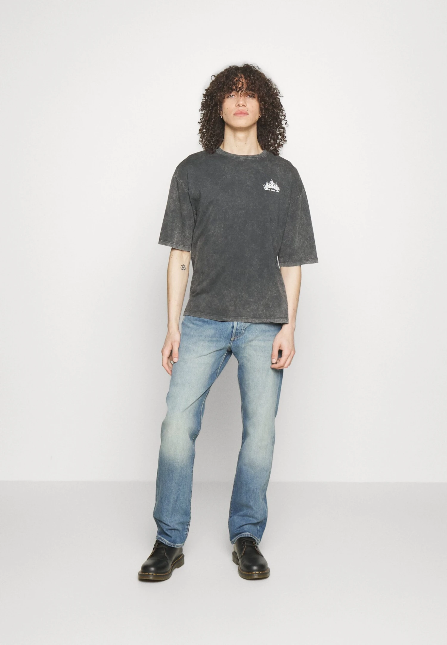 YOURTURN Skull Graphic Tee Unisex - Print T-Shirt - Mottled Black - Image 2