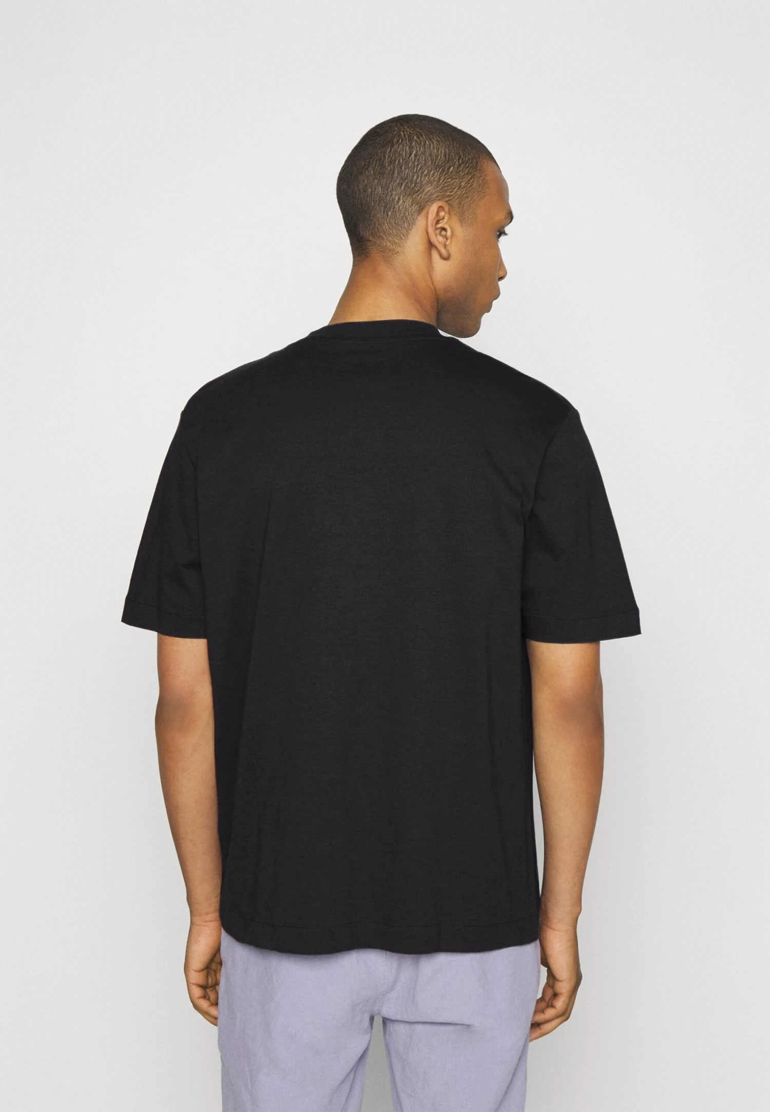 YOURTURN Tee Unisex - Print T-Shirt - Black - Image 3