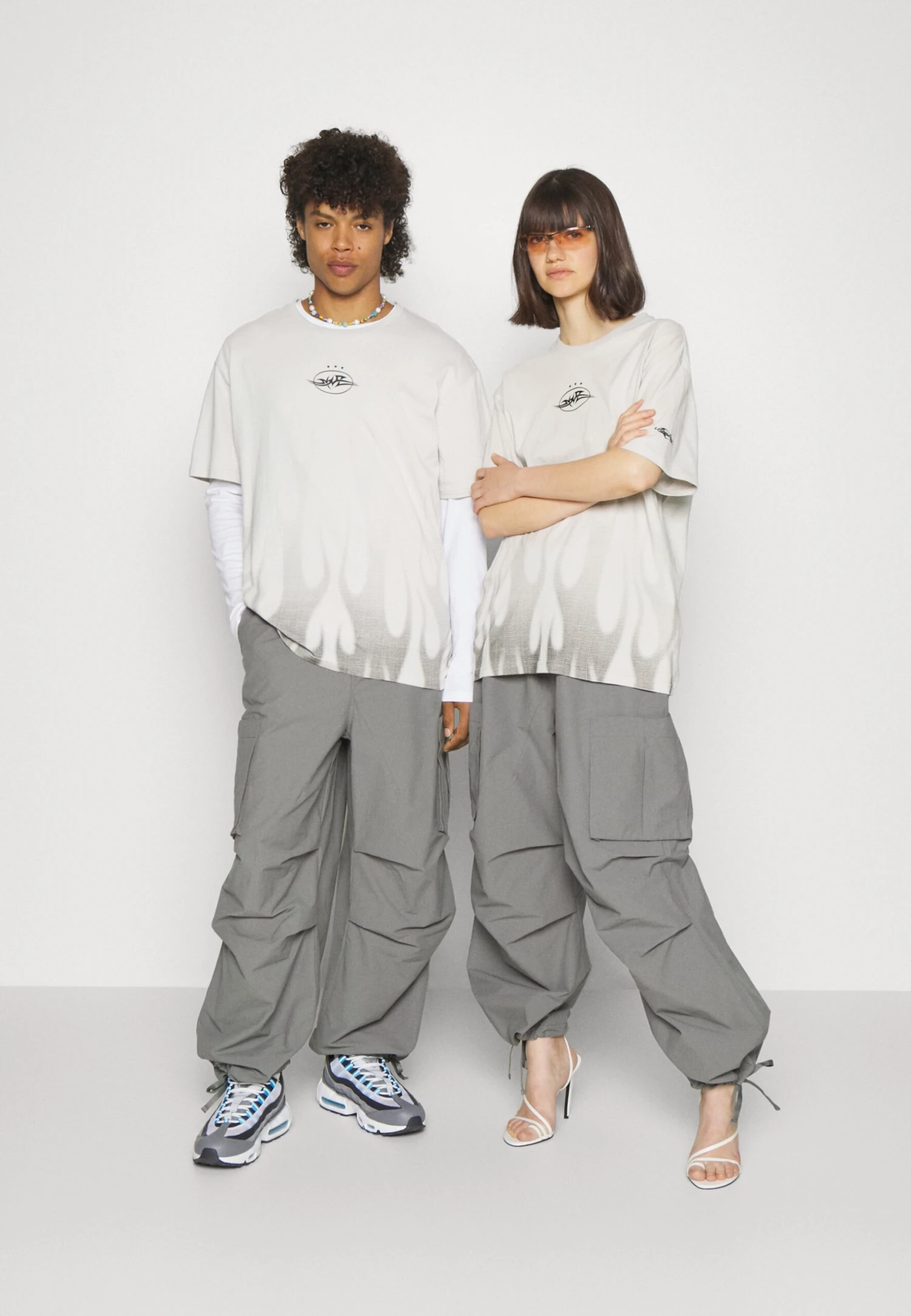 YOURTURN Unisex - Print T-Shirt - Light Grey - Image 2