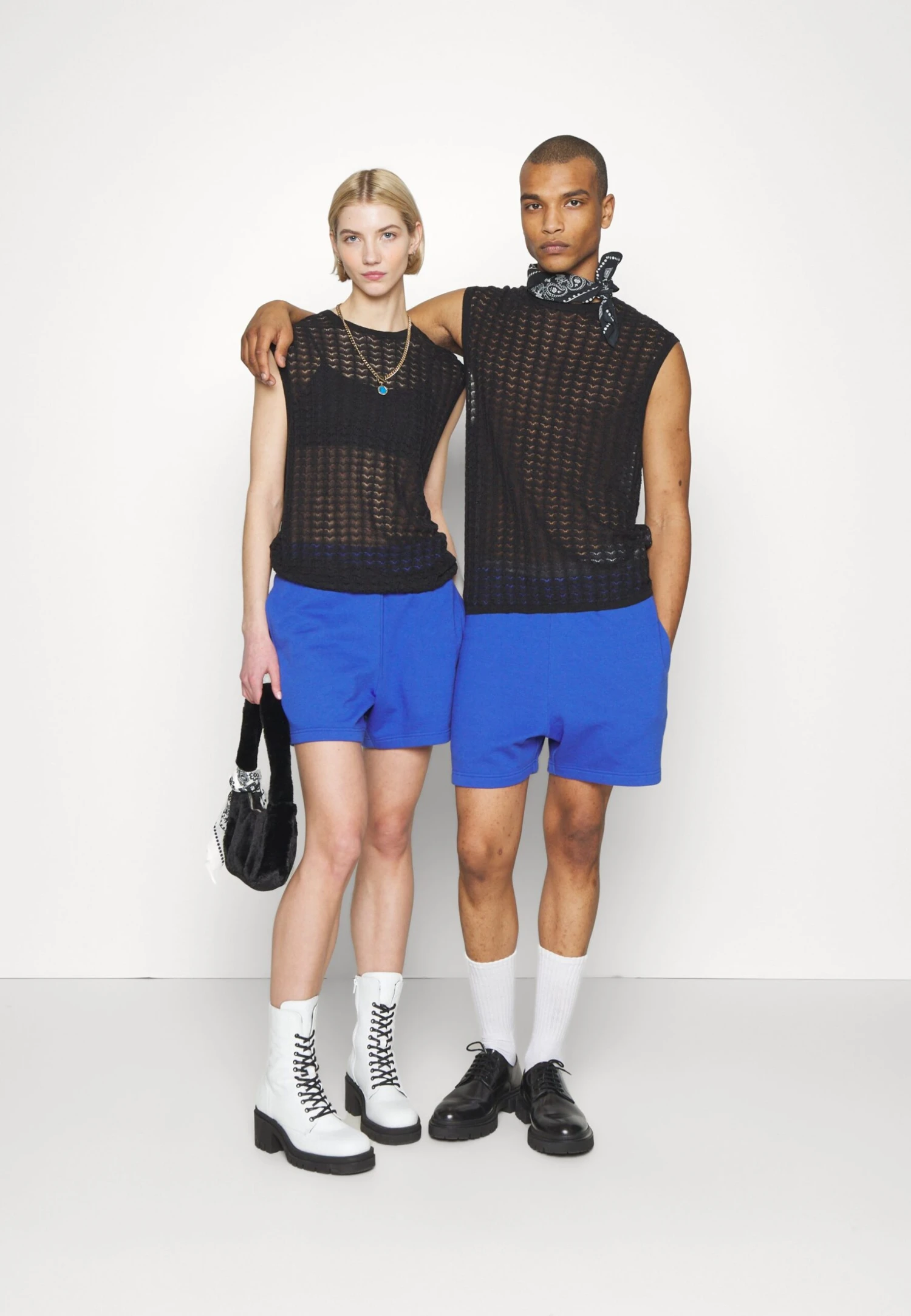 YOURTURN Sheer- Jumper - Black - Image 2