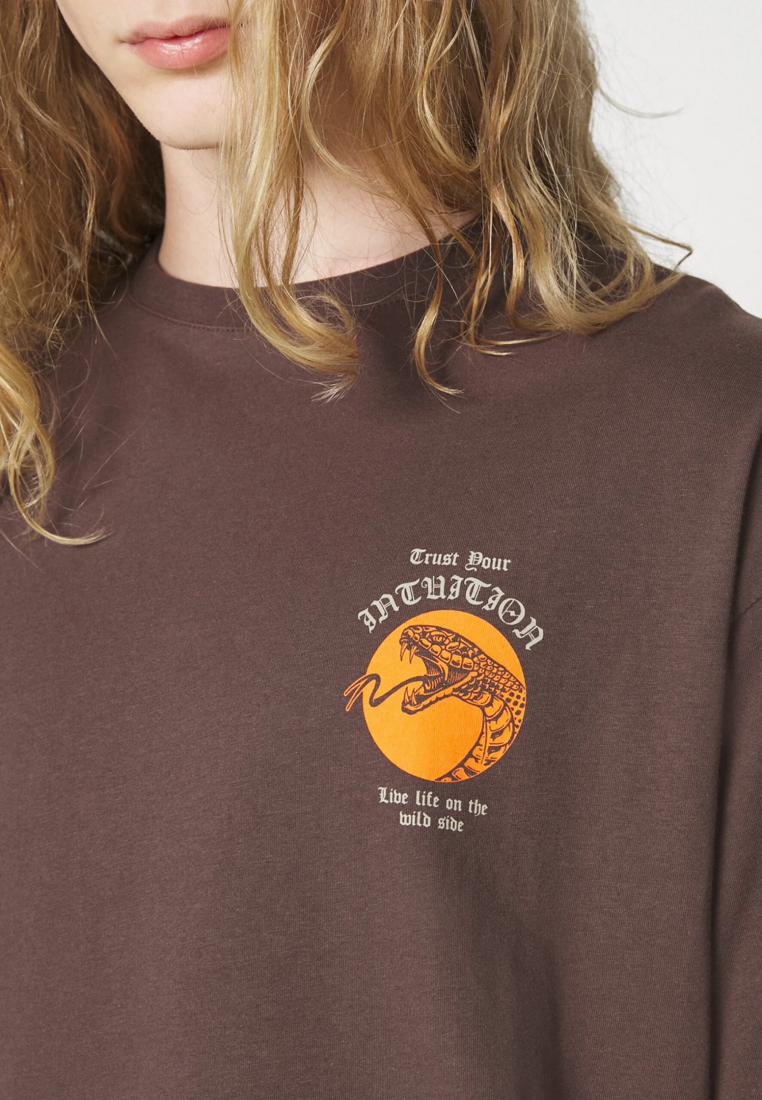 YOURTURN Unisex - Print T-Shirt - Brown - Image 6