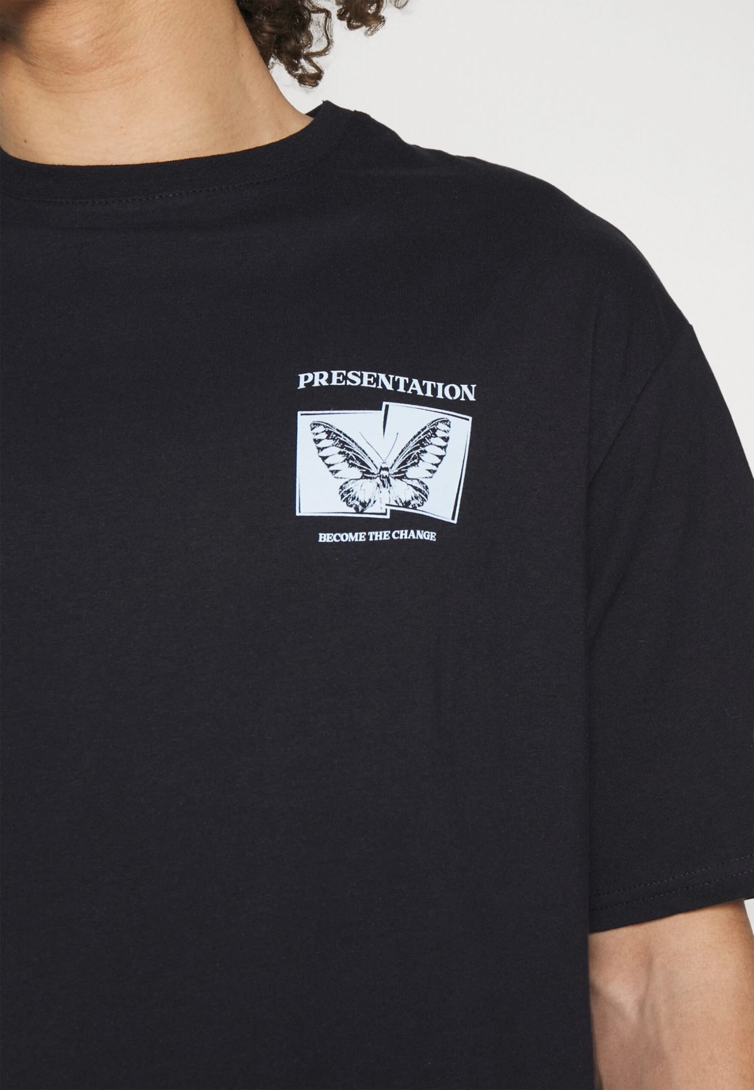 YOURTURN Print T-Shirt - Black - Image 5