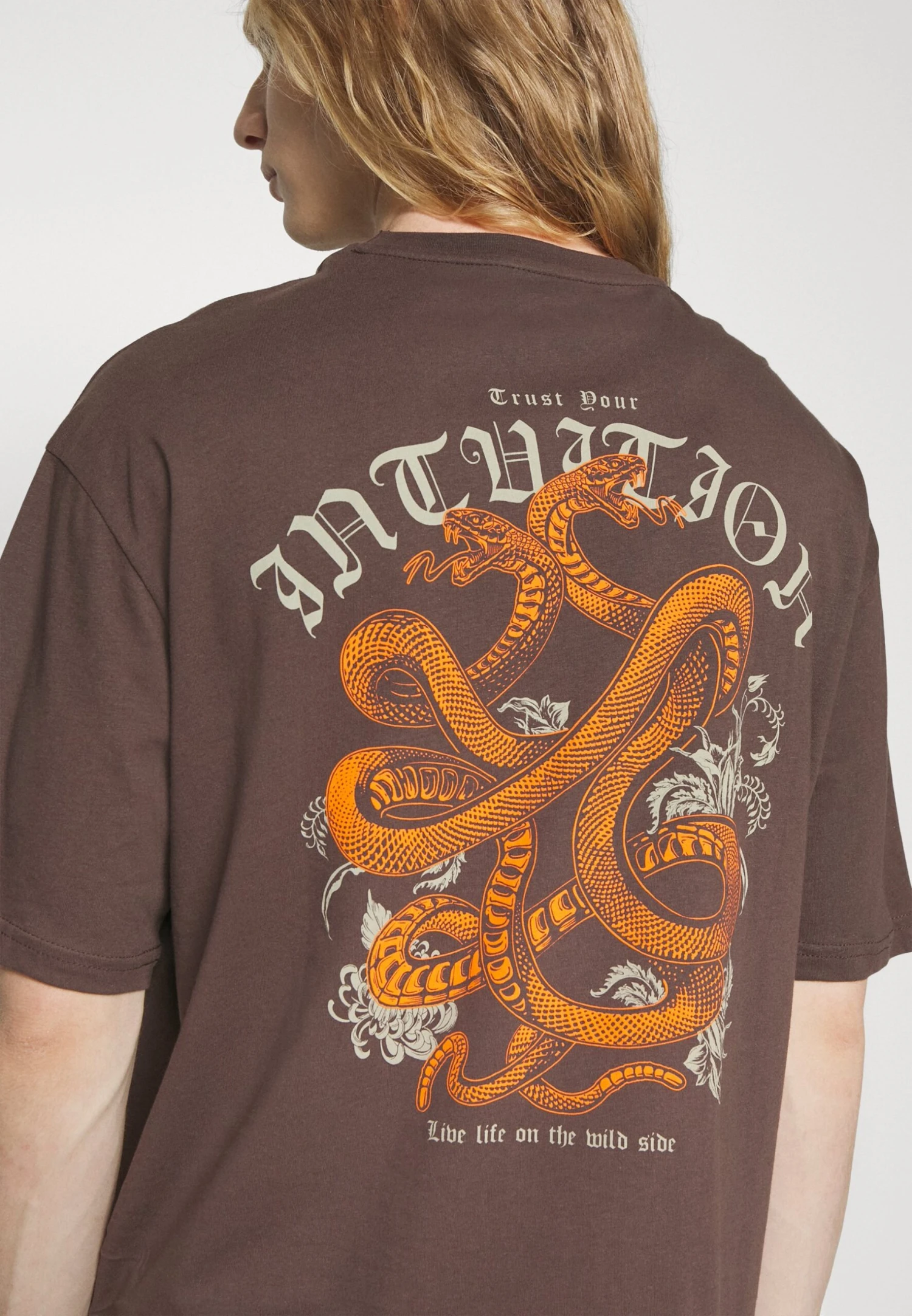 YOURTURN Unisex - Print T-Shirt - Brown - Image 4