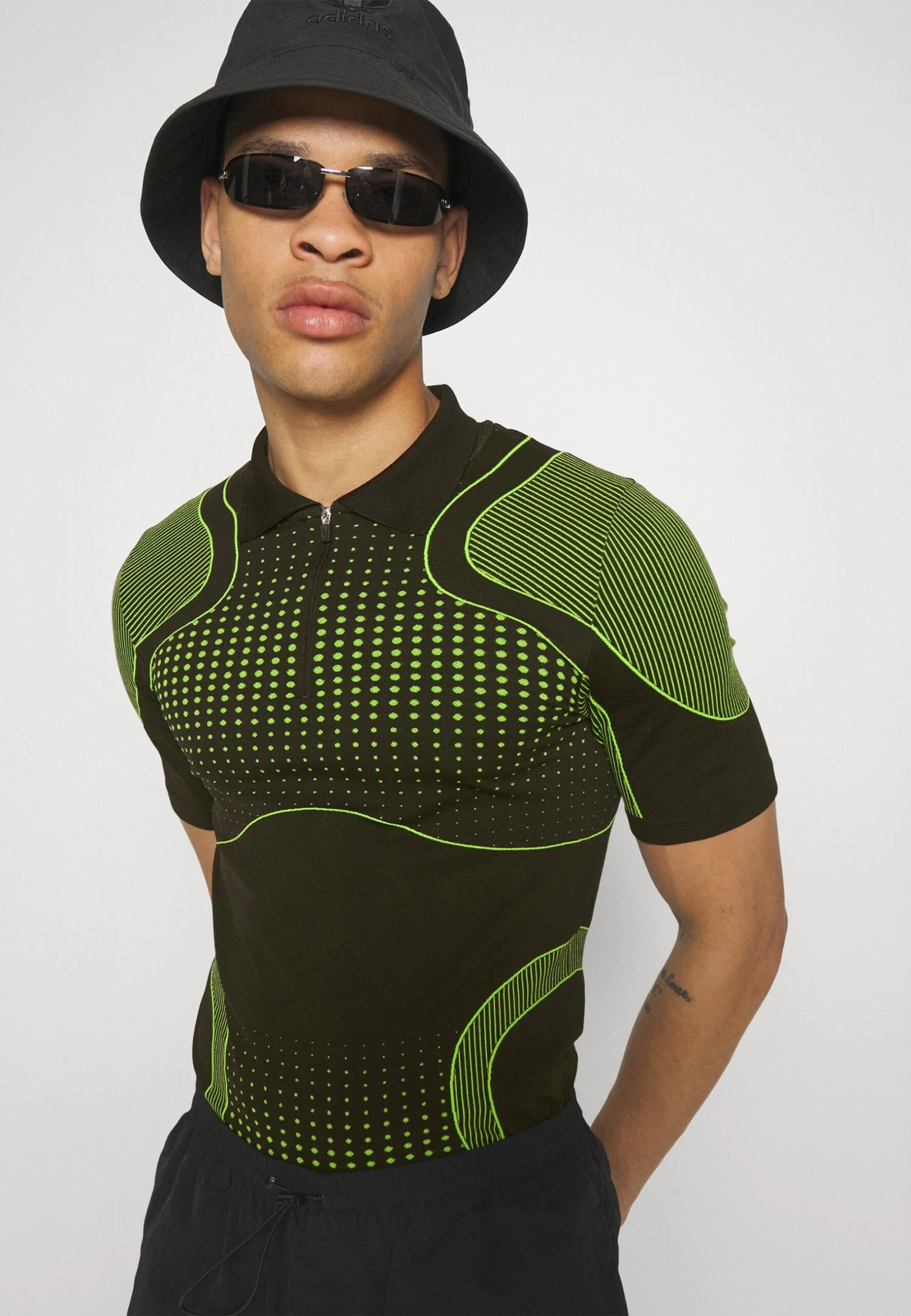 YOURTURN Unisex - Polo Shirt - Black/Green - Image 4