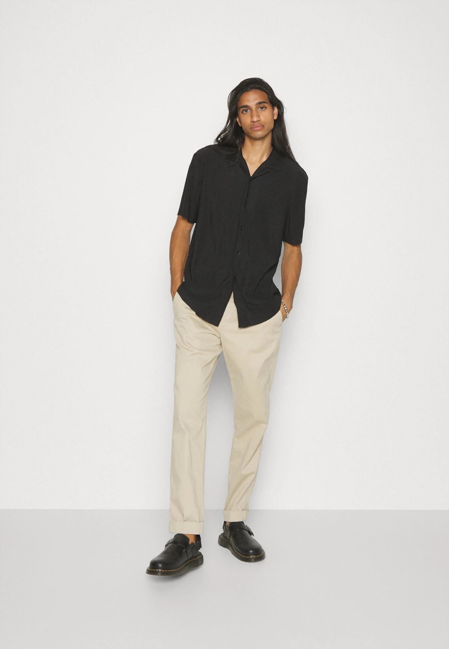 YOURTURN Plisse Shirt Unisex - Shirt - Black - Image 2