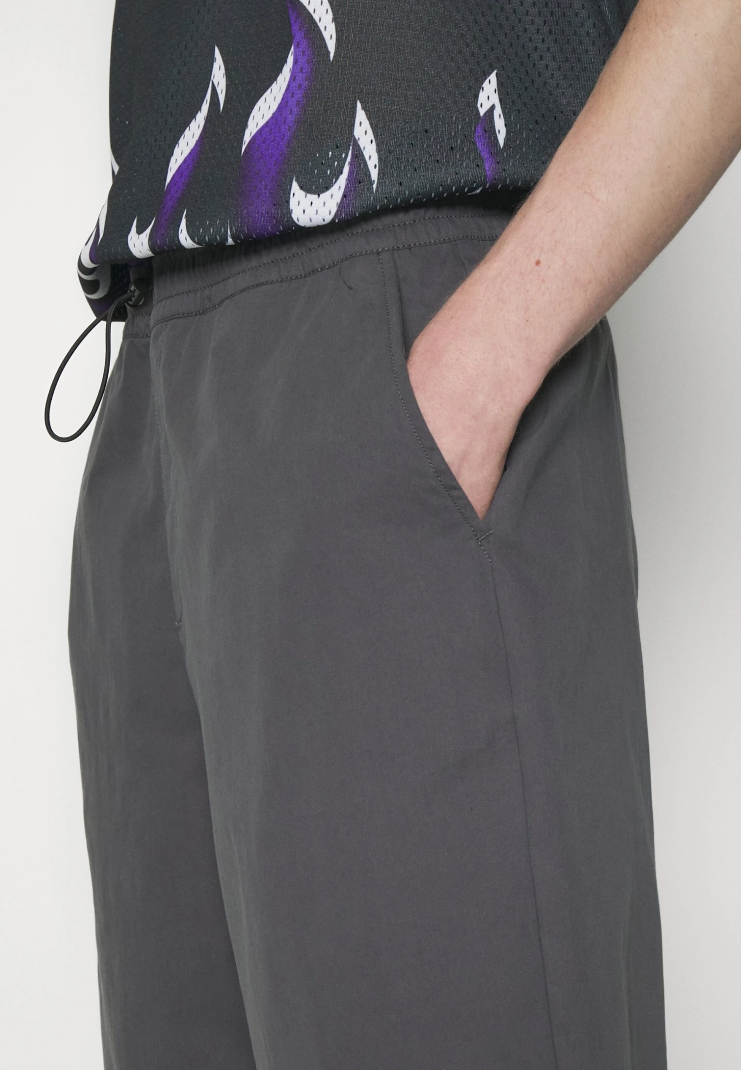 YOURTURN Genderless Parachute - Shorts - Dark Grey - Image 5