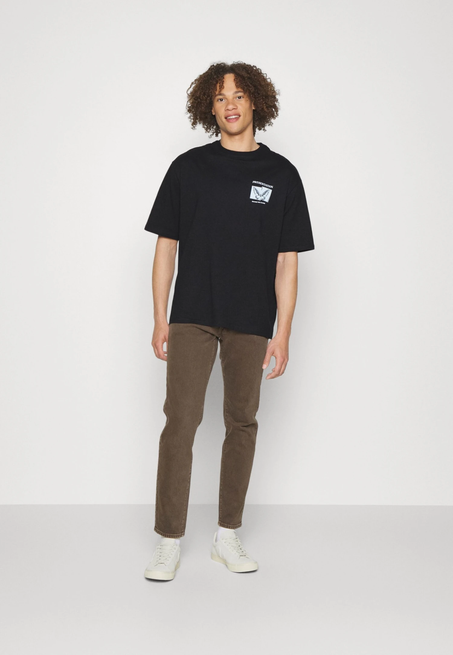 YOURTURN Print T-Shirt - Black - Image 2