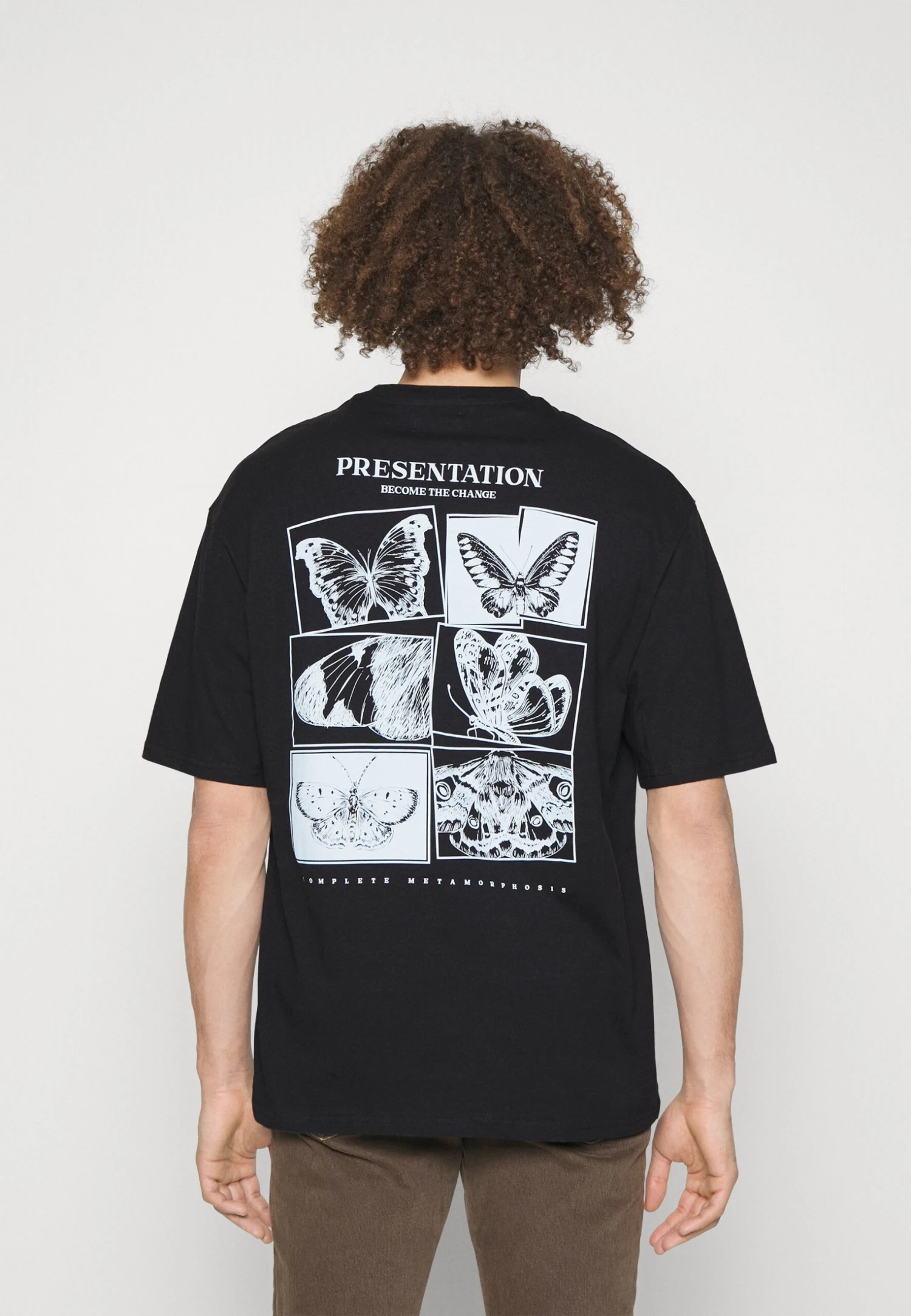 YOURTURN Print T-Shirt - Black - Image 3